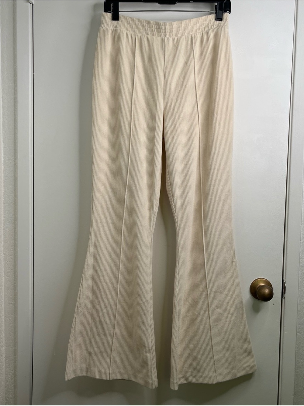 NWT Aerie Corduroy Ribbed Flare Pants Size Medium High Rise Cream Elastic Waist
